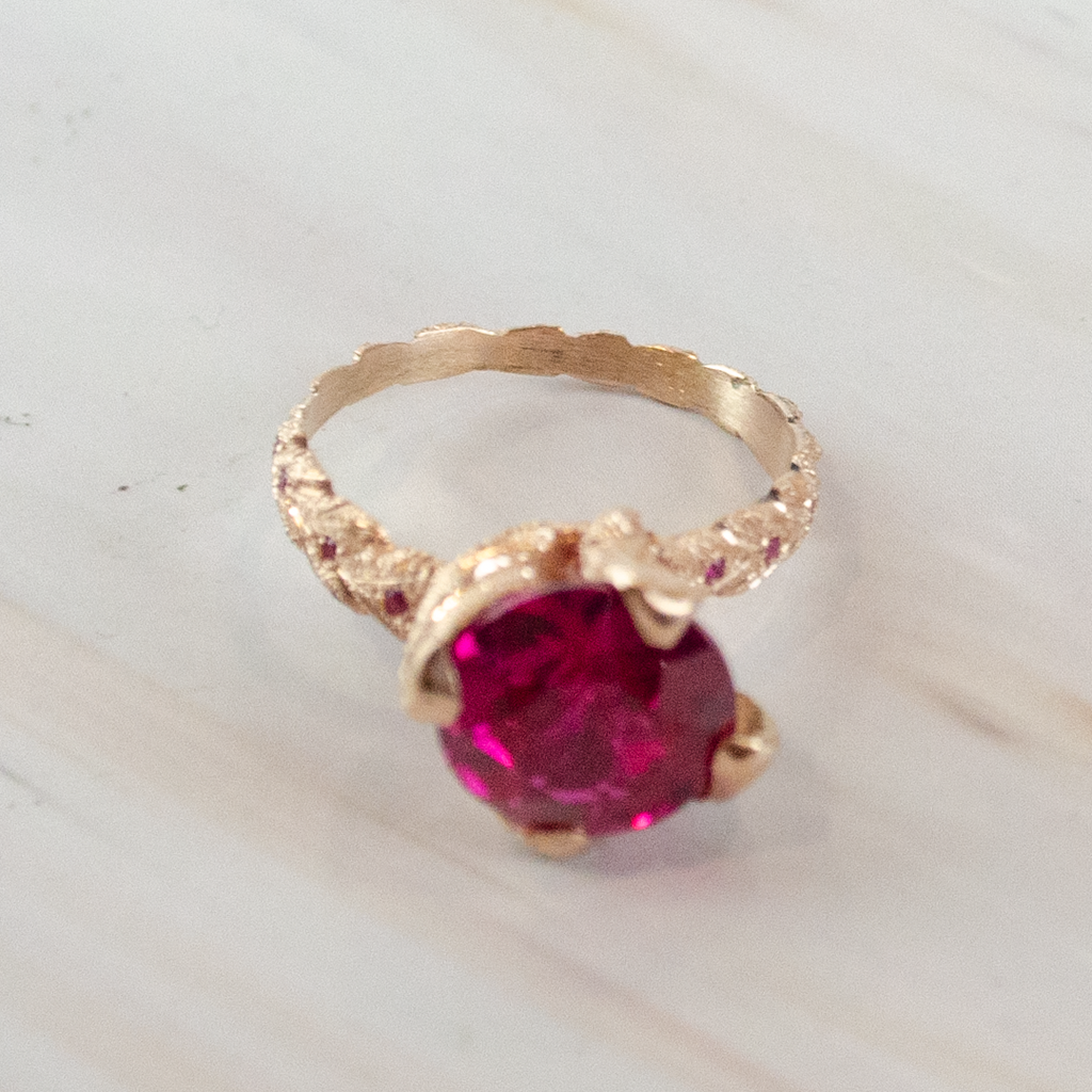 Anillo Princesa Naturaleza de Oro Lab-Grown Rubí Rojo 