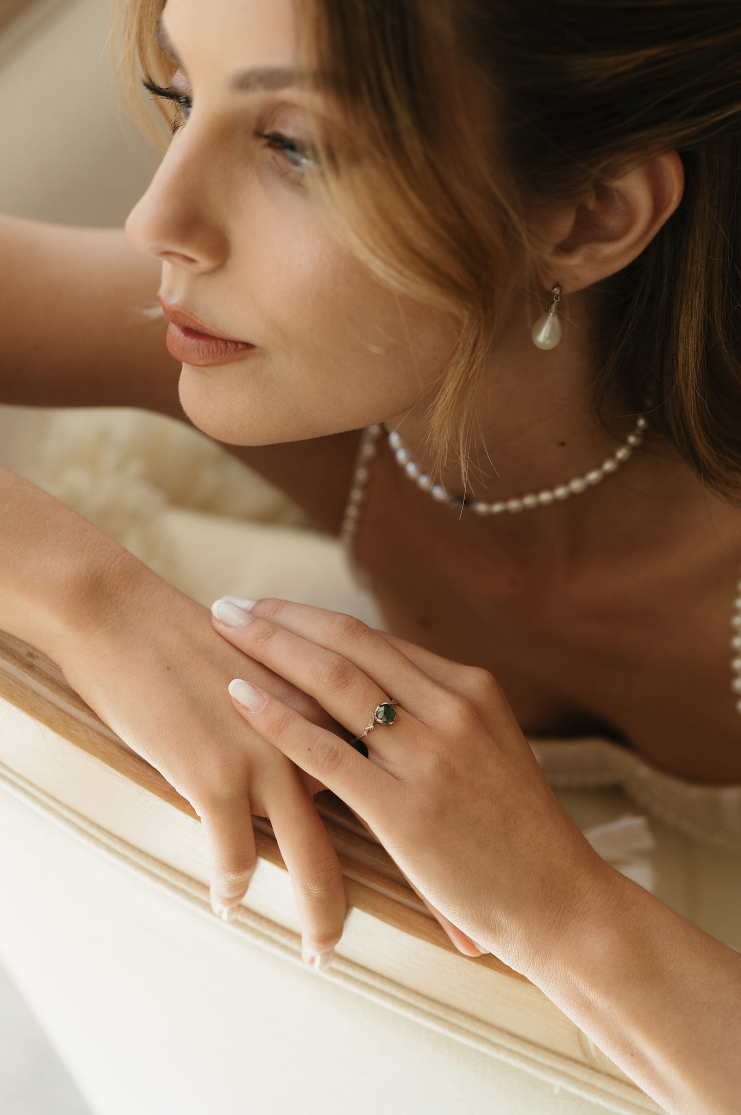 Anel Evergreen Dream com Diamante Verde em Ouro Branco 18k