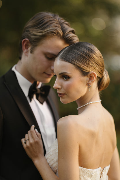 Brincos de Renda de Seda com Diamantes Verdes em Ouro Branco 18k