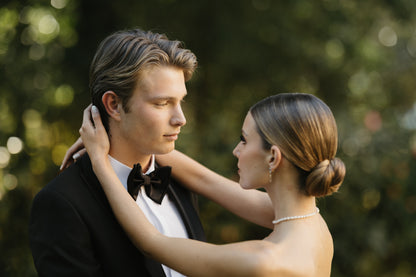 Brincos de Renda de Seda com Diamantes Verdes em Ouro Branco 18k