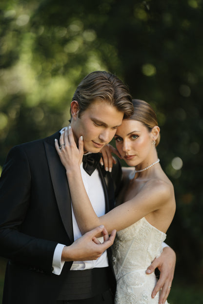 Brincos de Renda de Seda com Diamantes Verdes em Ouro Branco 18k