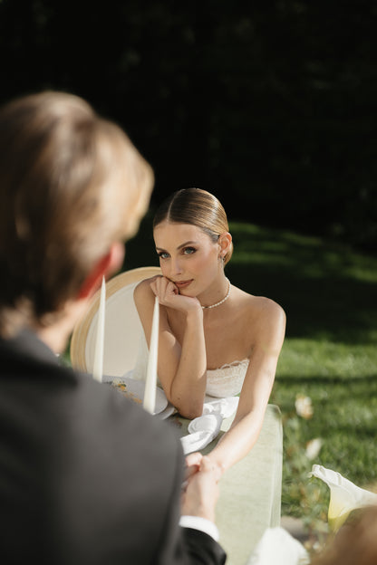 Brincos de Renda de Seda com Diamantes Verdes em Ouro Branco 18k