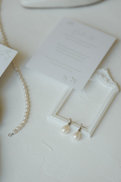 Brincos de Pérolas Pearls Dangling com Diamantes Brancos em Ouro Branco 18k