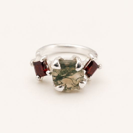 Princess Nature Moss Agate and Garnets Silver Ring