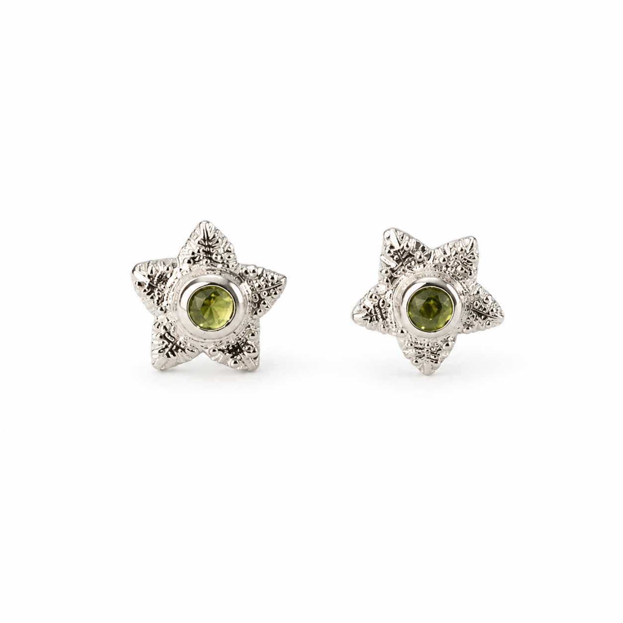 Brincos Ivy Star com Peridotos em Prata