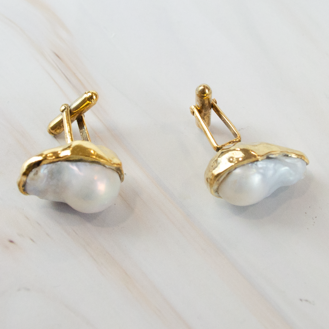 Conjunto Golden Pearl | Brincos, Colar e Botões de Punho