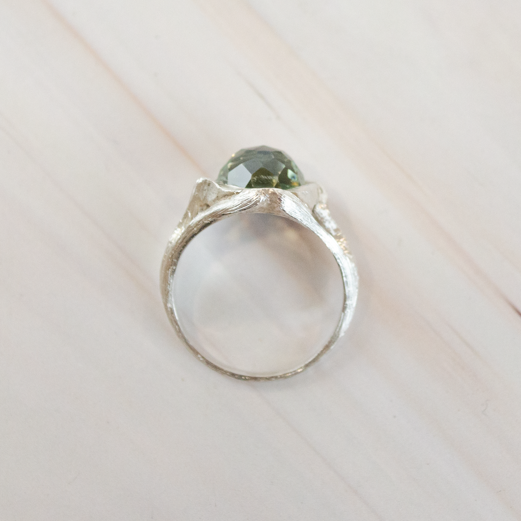 Anillo Ivy Ridge de Amatista Verde 
