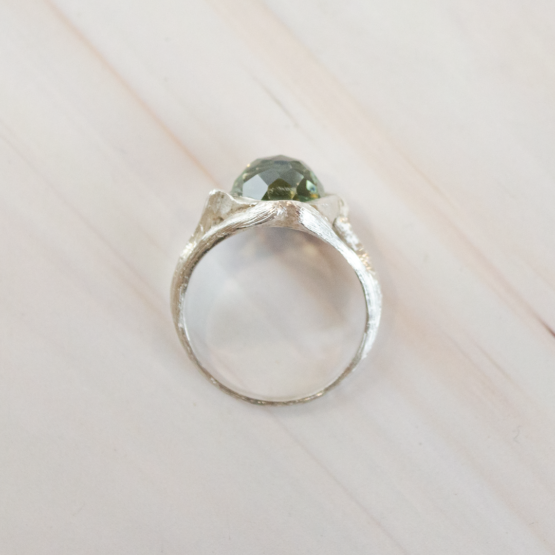 Anillo Ivy Ridge de Amatista Verde 