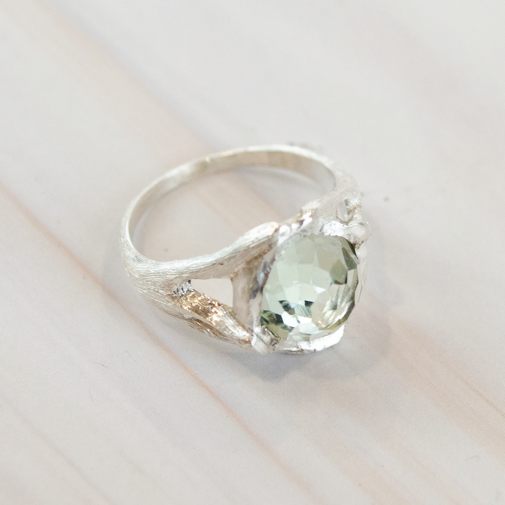 Anillo Ivy Ridge de Amatista Verde 