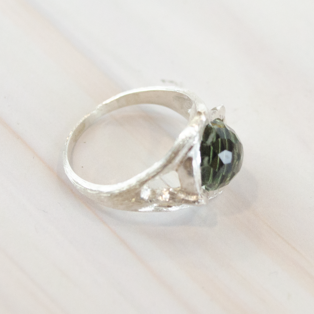 Anillo Ivy Ridge de Amatista Verde 