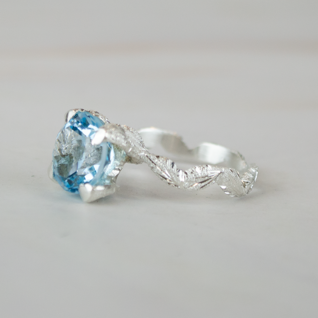 Anillo Princesa Naturaleza Topacio Azul