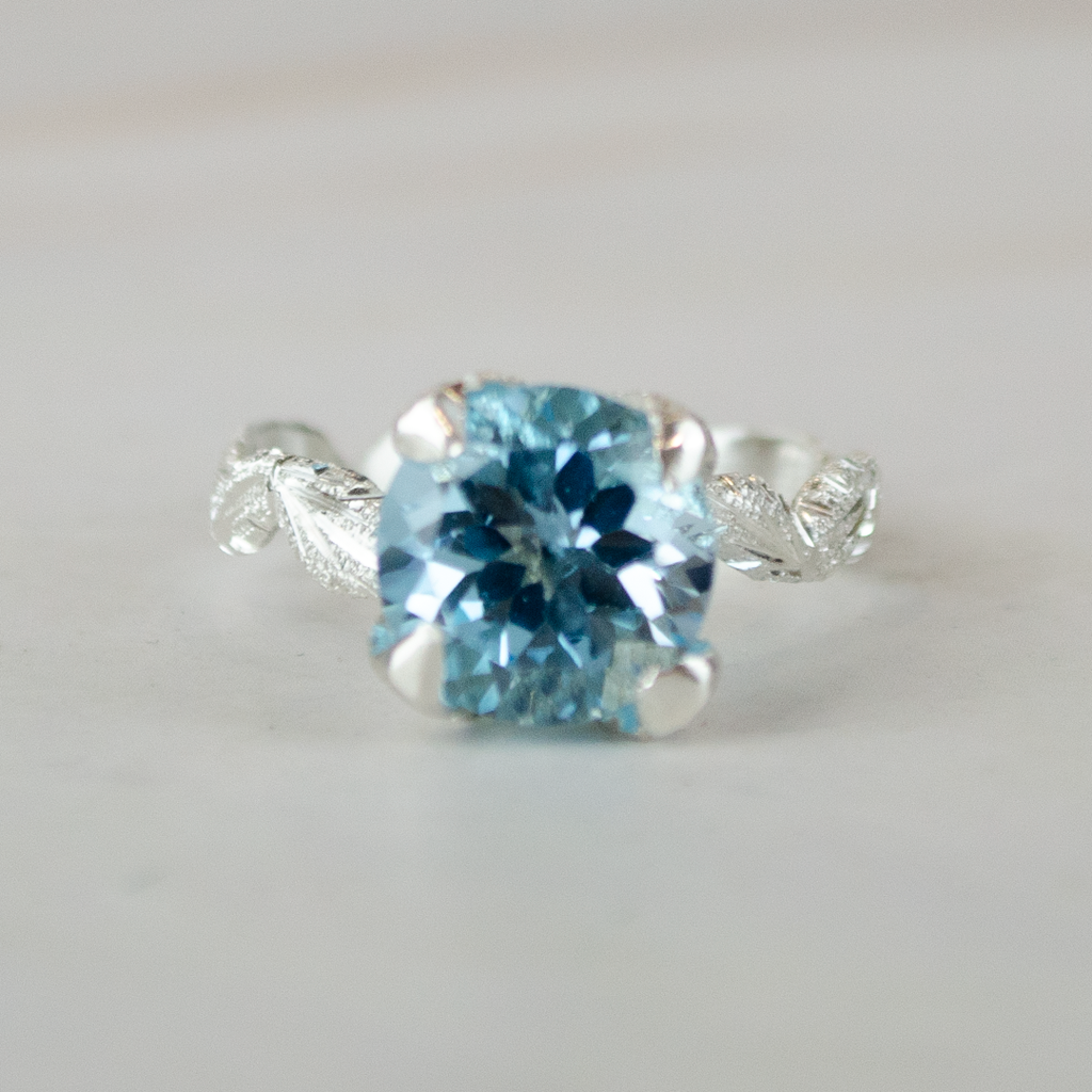 Anillo Princesa Naturaleza Topacio Azul
