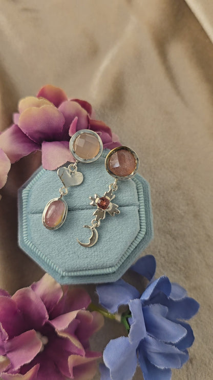 Brincos Celestial Love Assimétricos com Quartzo Strawberry e Turmalinas em Prata